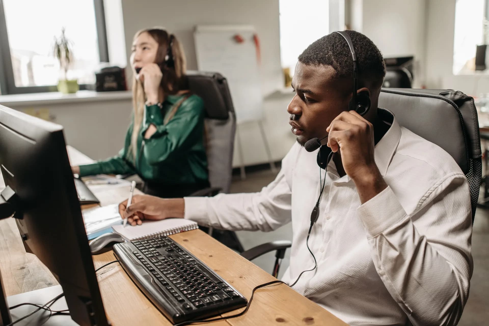 IA vocale pour le standard téléphonique : ce qu'un agent vocal fait en 2026