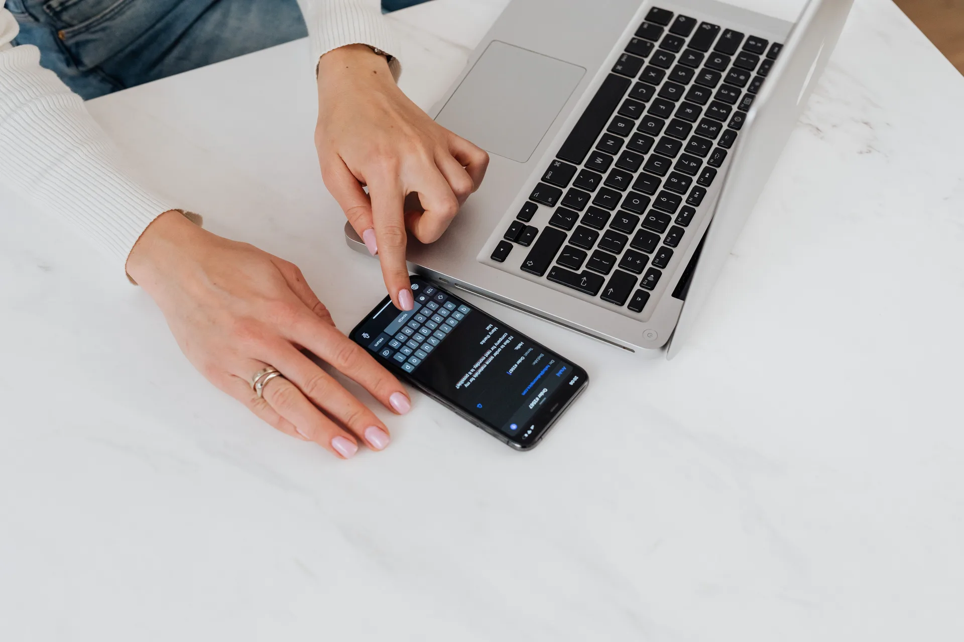 Comparatif LLM B2B : ChatGPT 4.5, Claude 3.5 ou Gemini 2.5 pour votre contenu en 2026 ?