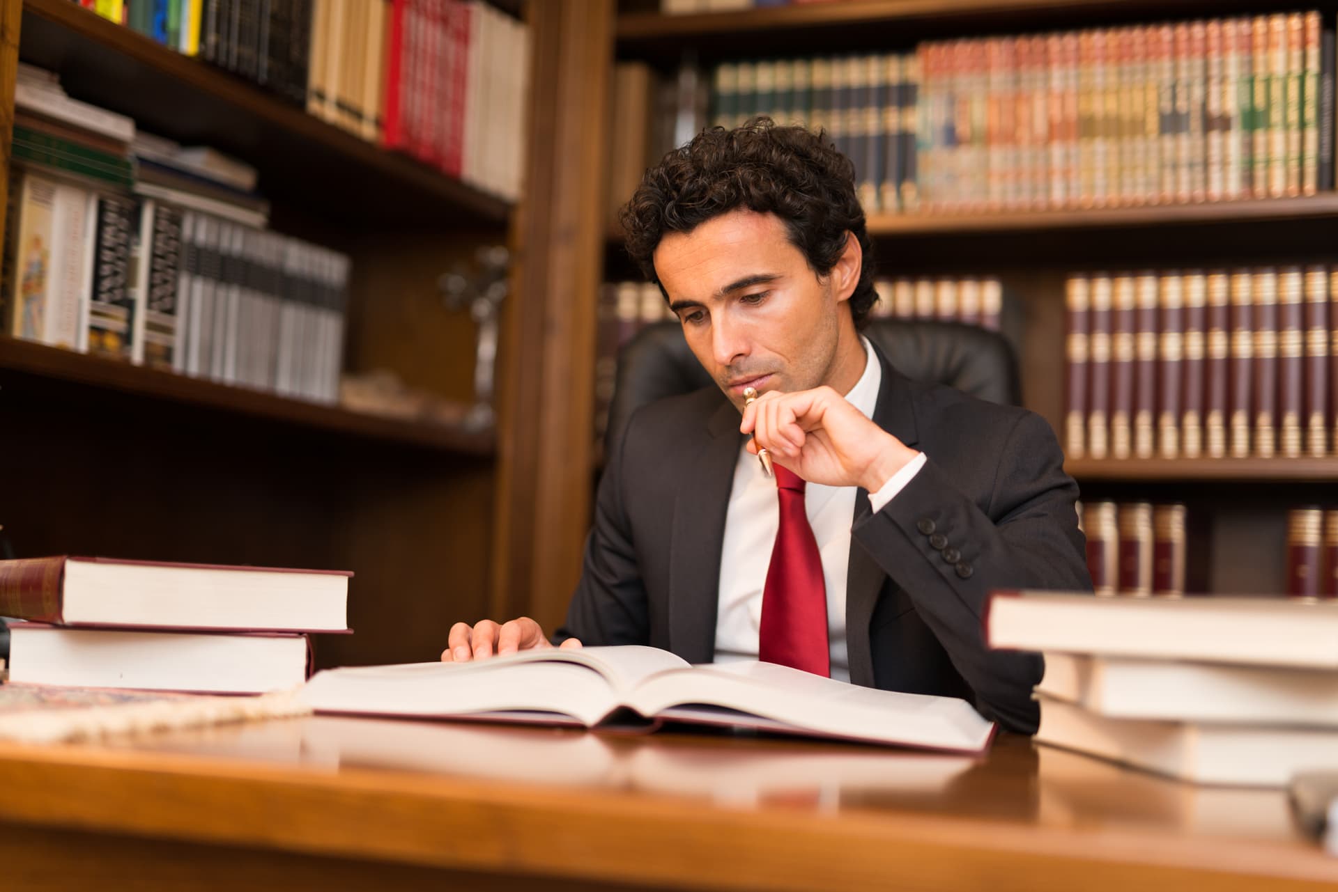 Bibliothèque juridique avec recueils de droit