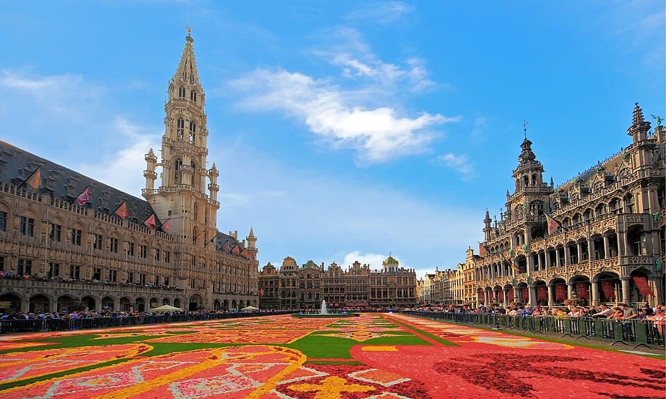 La Grand-Place de Bruxelles et son tapis de fleurs, classée à l'UNESCO